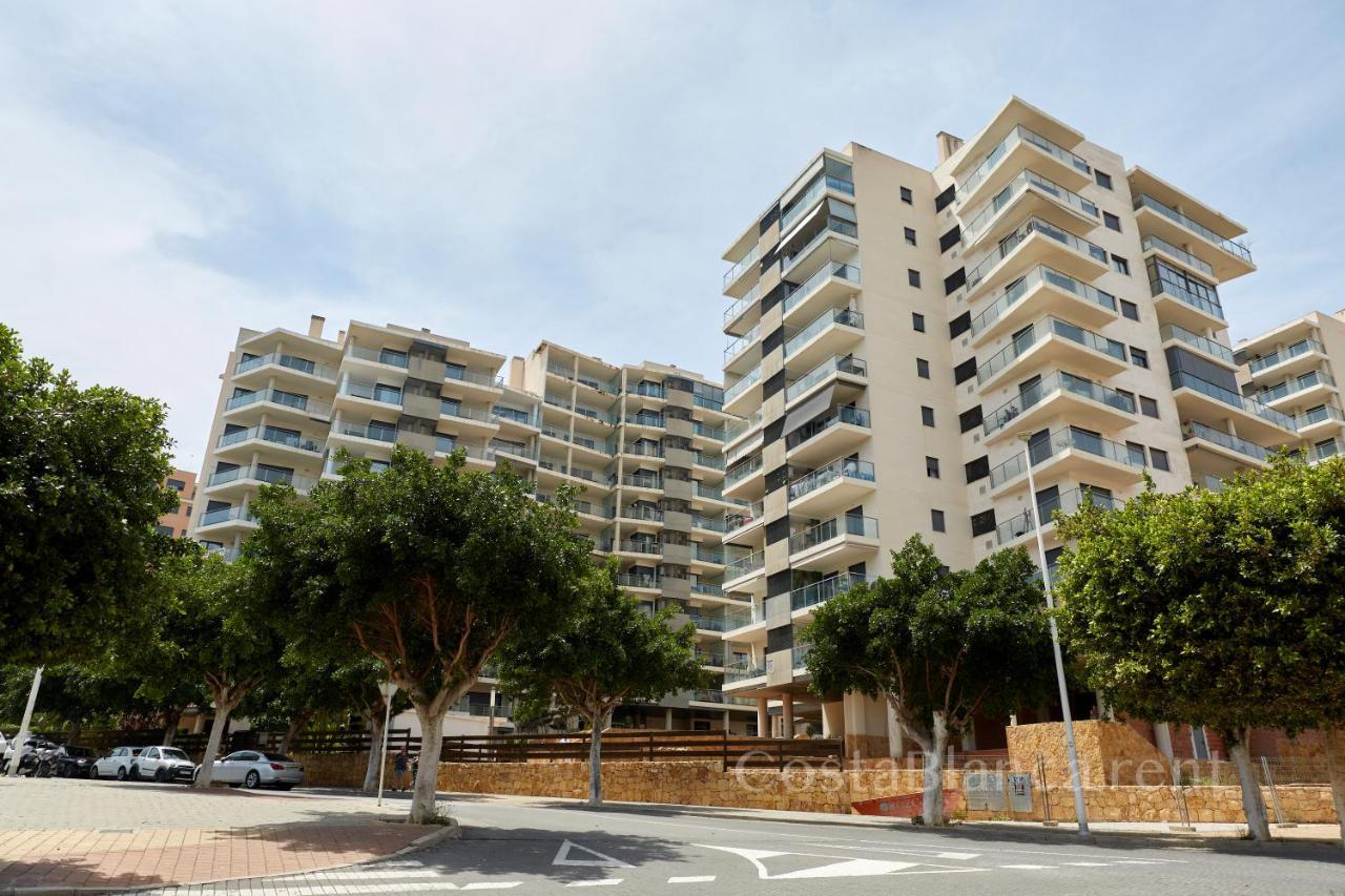 בנידורם Luxurious, Newly-Renovated Large 2-Bedroom Condo By The Beach מראה חיצוני תמונה